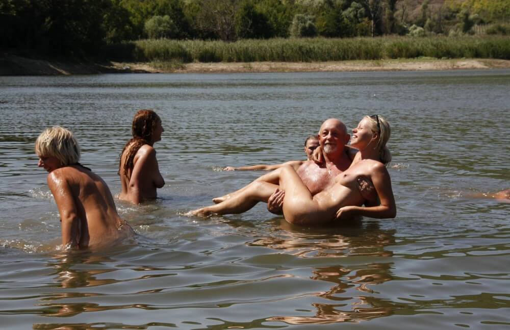 Naturist Family Event # 25 - Naturalness and freedom go hand in hand with naturism