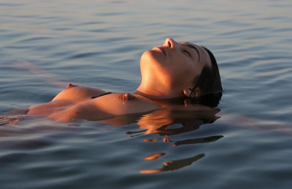 Sunlight Water to the Night pics - The culture of nudism promotes tolerance and mutual understanding