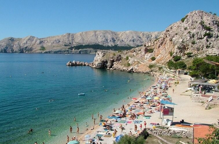 Videos from a nudist resort - Naturism as a protest against puritanical moral norms