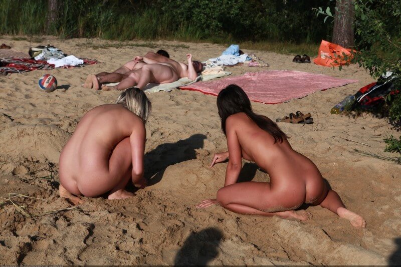Creekside activity Big Photo gallery - Being yourself is part of nudism