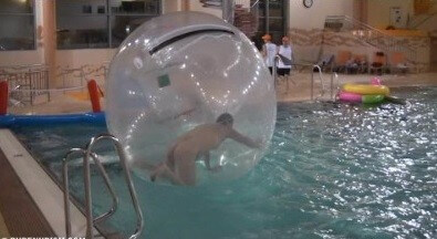 Indoor Water Runners # 2 - Boundaries disappear in the world of naturism and nudism