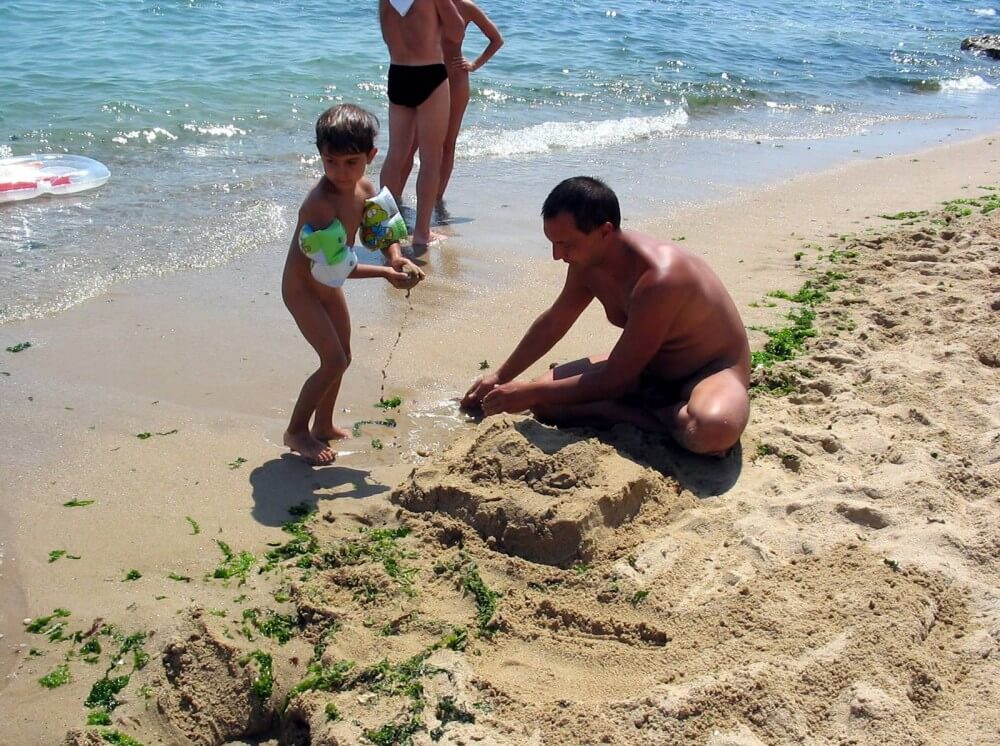 Bulgarian Sandy Paint Over - The idea of being naked is good