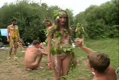 Enature - Mother Naturists - Simplicity and naturalness are important principles of nudism and naturism