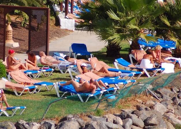 Enature - Les textiles - Naturism as the meaning of life