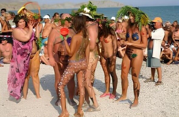 Premium Content # 34 - In naturism, sincerity and honesty are valued