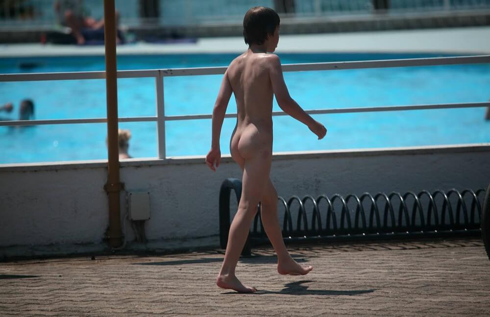 Grassy Patio Nature Hike - Leaving the house while naked