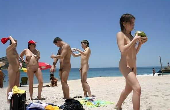 Premium Content # 26 - Nudism strengthens friendships and mutual respect