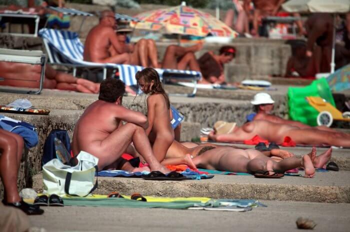 Passing Through Shores photo - Naturism as a protest against puritanical moral norms