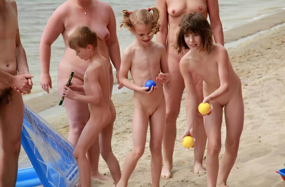 Lezero family games big gallery - A true nudist vacation