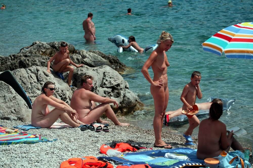 Rock Side Family Camping pics - European Delegation of Body Freedom Advocates