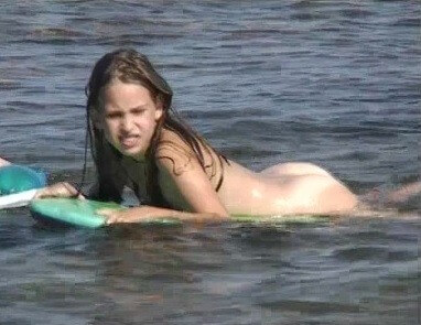 Naturistin: Julia and Hanna Am Meer - Nudism and naturism help overcome prejudices and fears related to physical appearance