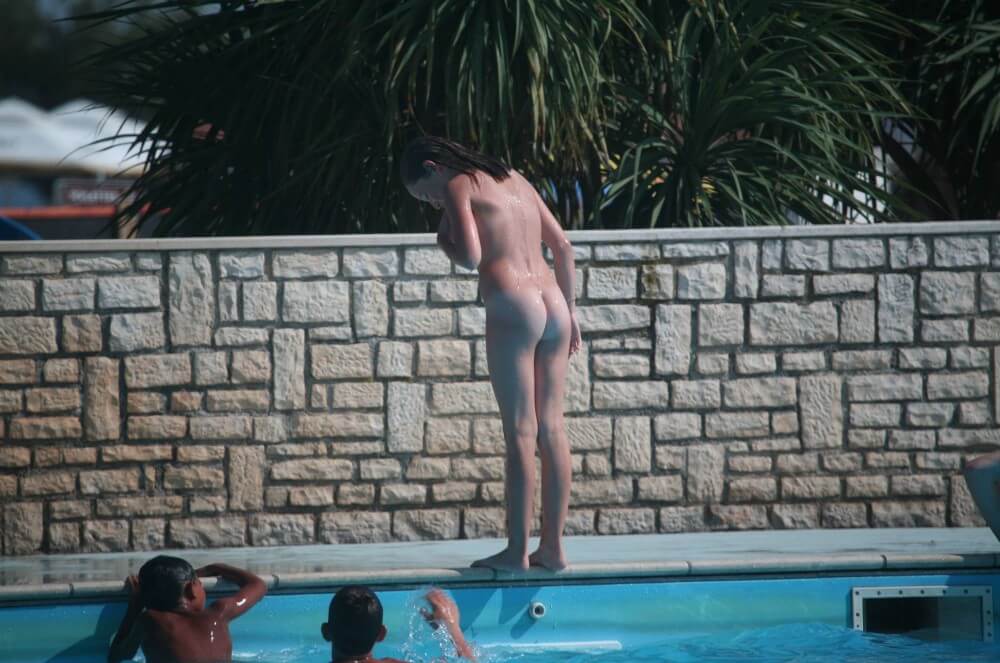 Naturist Pool-Side Singles pics - Nudists appreciate and love nature