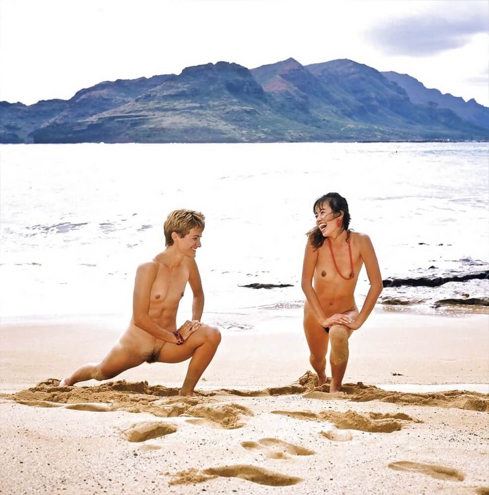 Retro naturism photos - Living together in nature is a hallmark of nudists