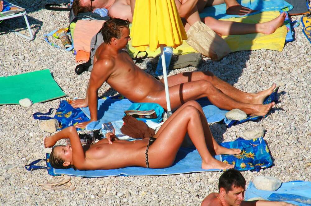 Ula FKK Bikini Couples Day pics - Naturism and nudism value openness and sincerity