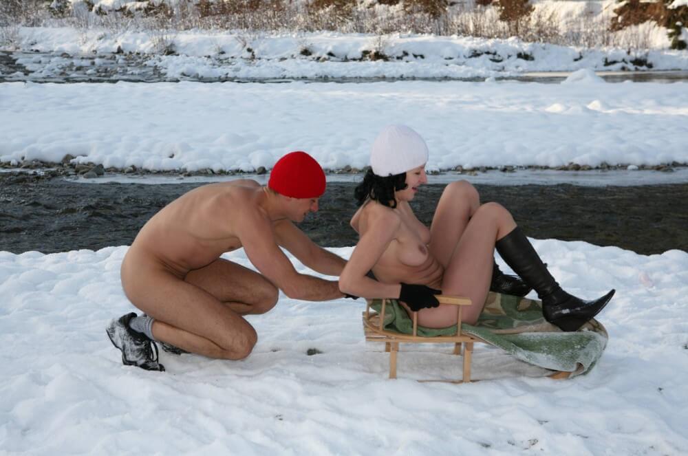 Naturist Girl Snow Day Couples Sled pics - Many naked men and women