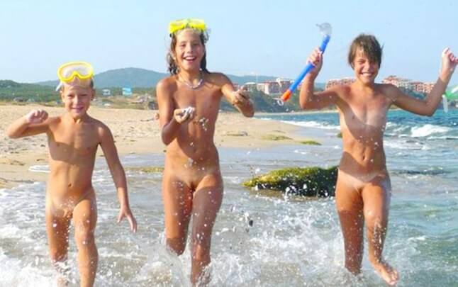 Naturism photo gallery # 27 - A person without clothes is closer to the wild