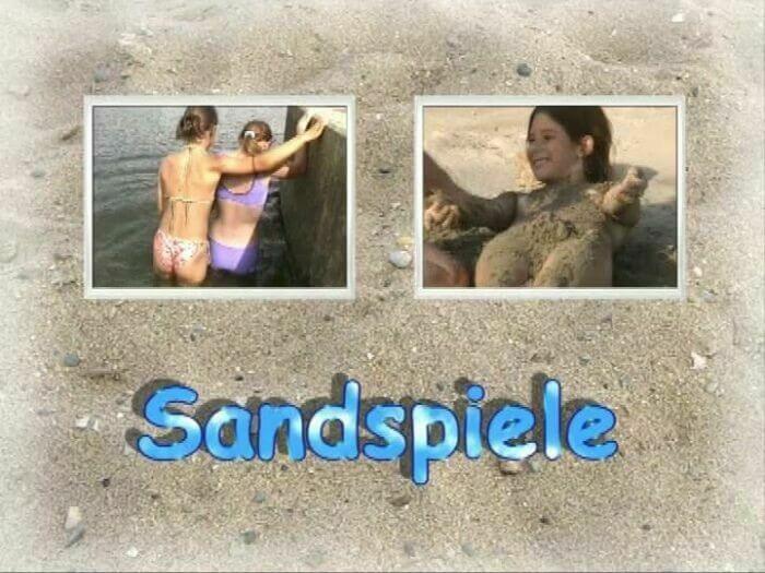 Naturistin: Sandspiele - Naturists love nature and the environment