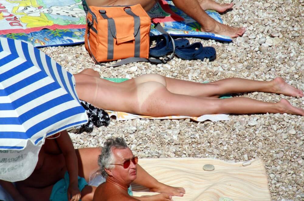 Naturists Beach Relaxation pics - Sincerity and openness are the foundation of the nudist and naturist lifestyle