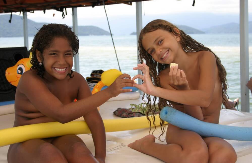 Brazilian Boating Girlfriend pics - Nudism helps to overcome shyness and insecurities