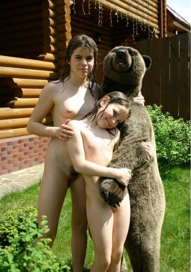 Naturism photo gallery # 57 - Advocates of naturism and nudism live in harmony with nature