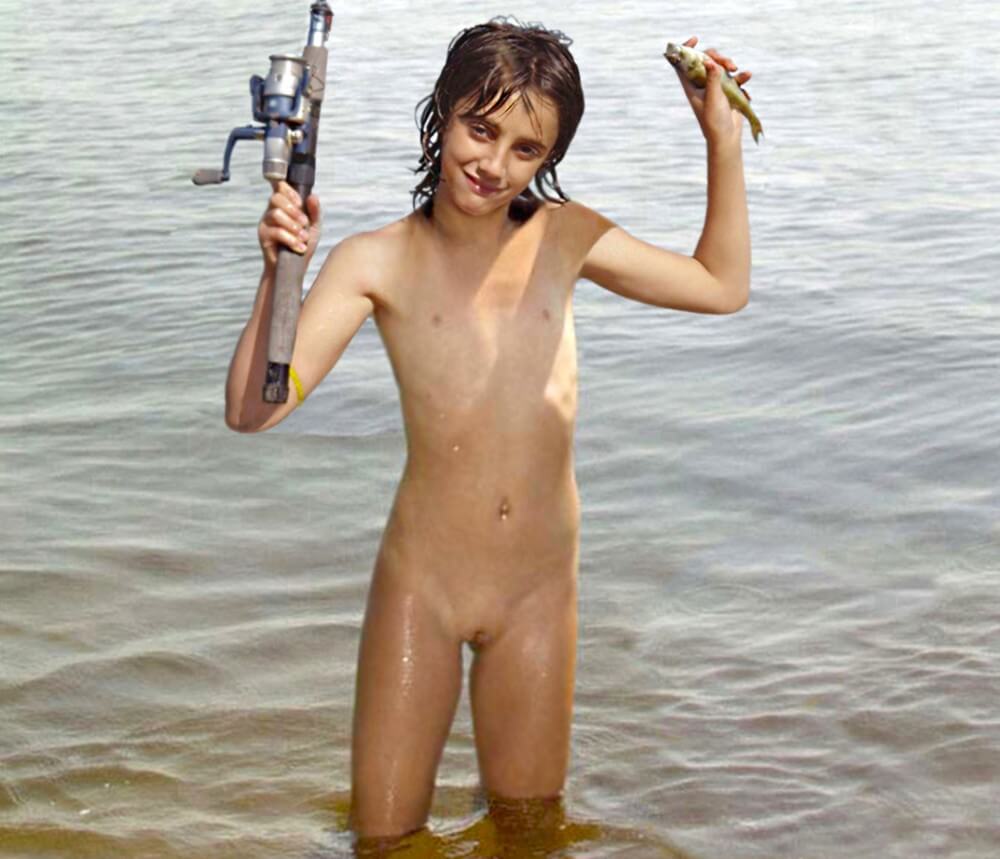 Naturism photo gallery # 42 - People who participate in nude recreation seek psychological comfort