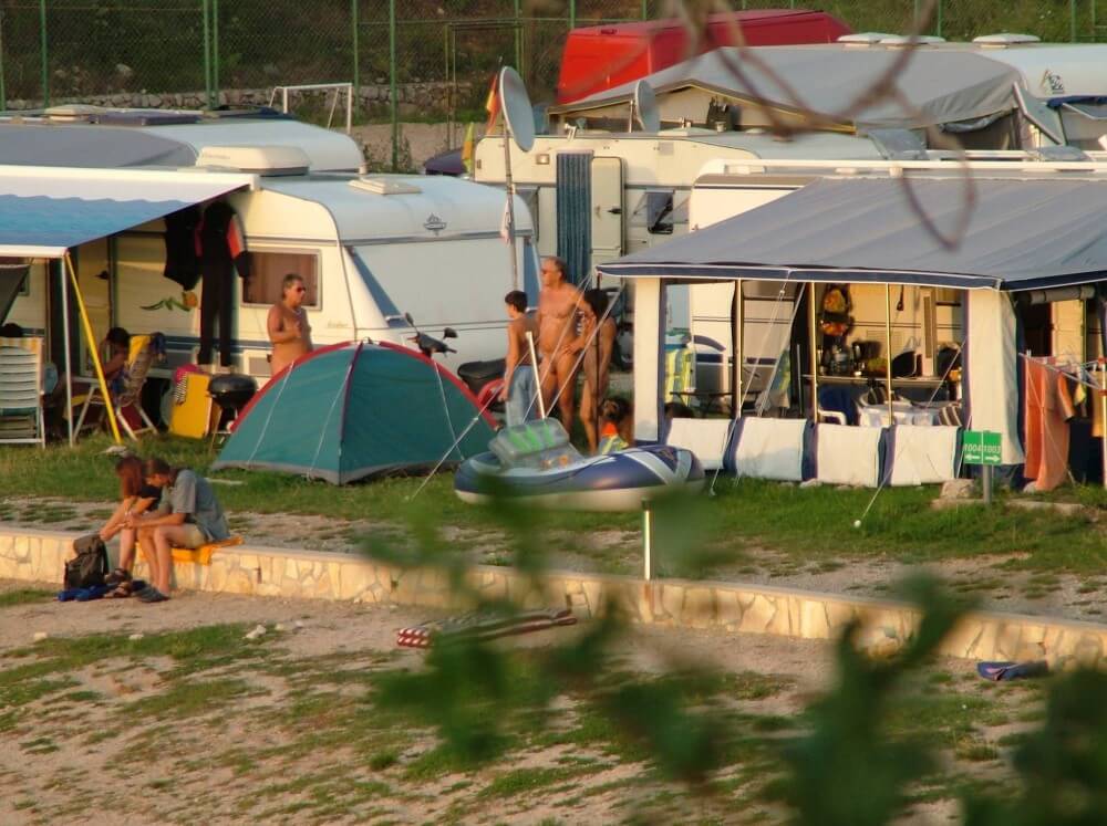 FKK Outdoor Shoreline pics - The Cult of Nudity Is Open to All