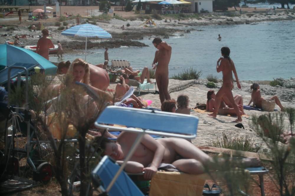 Nuda Beach Wide Outlook pics - Naturism as the meaning of life