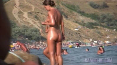 Candid HD Beach adventures Full HD - Living freely and naturally is the dream of naturists