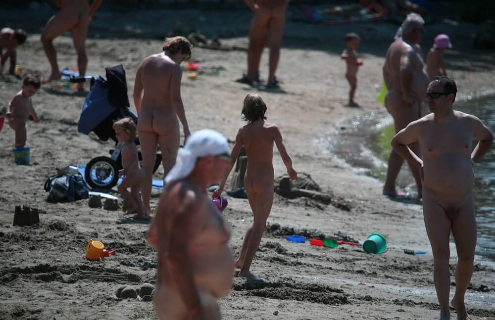 Jr Coastal Beach Paradise pics - Ethical principles and rules of conduct in nudist communities
