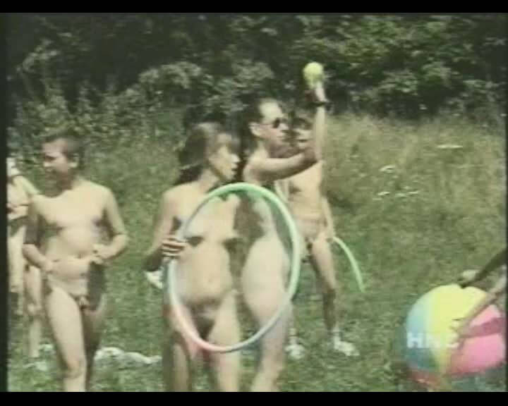Helios Natura: Nudi Youth Weekend - Nudity as a natural aspect of human life