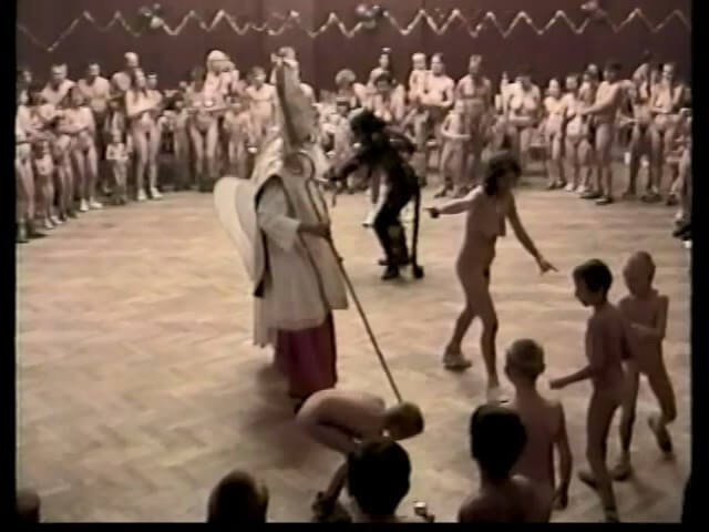 Helios Natura: Christmas Kinder Spiele - Nudity helps one better understand oneself and the surrounding world